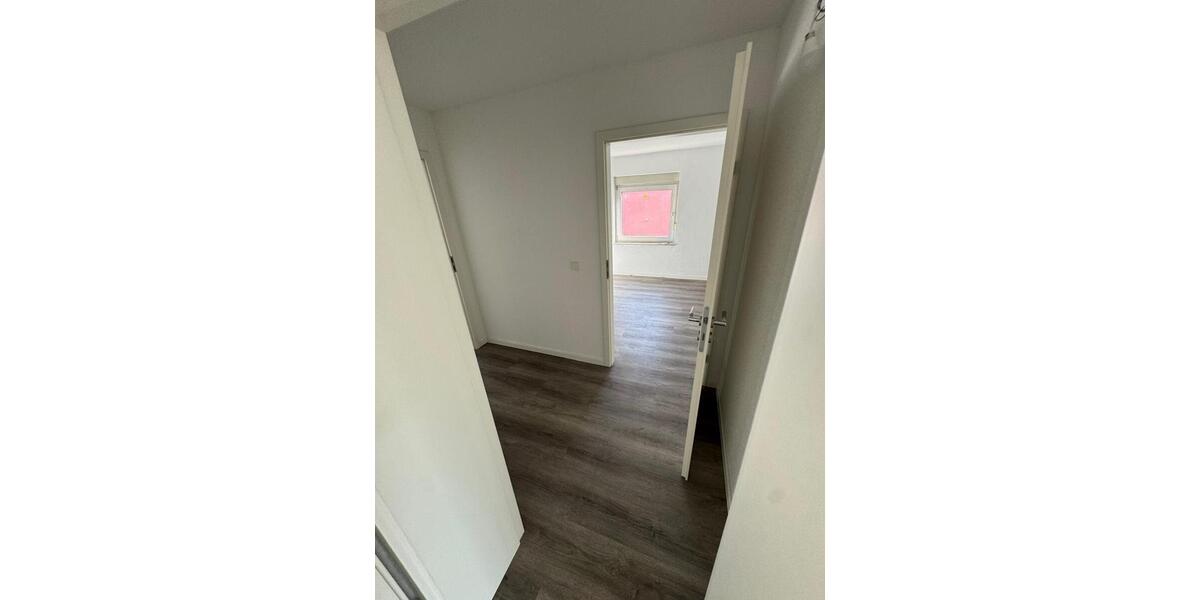 Etagenwohnung Sankt Augustin - 5 Zimmer, 132 m&sup2;, 2.000&euro; | Angebot:25803933