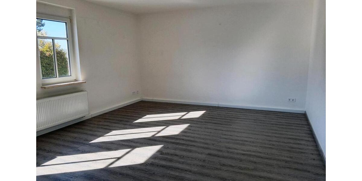 Etagenwohnung Weida - 1 Zimmer, 62 m&sup2;, 300&euro; | Angebot:26286391