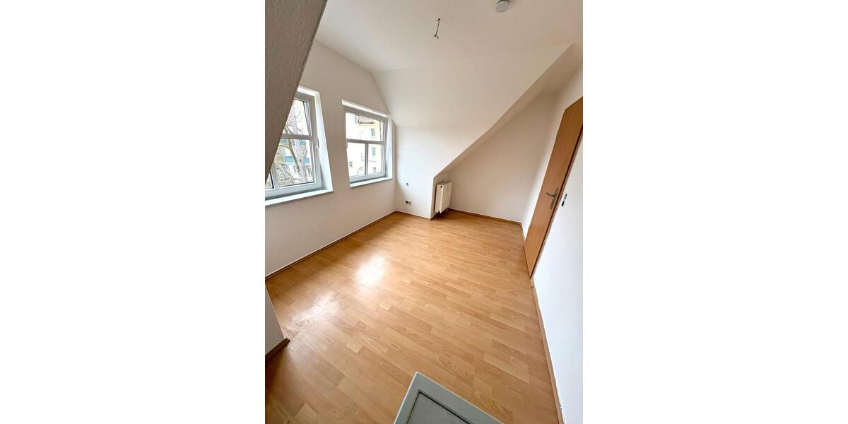 Dachgeschoßwohnung Großenhain - 2 Zimmer, 57 m&sup2;, 390&euro; | Angebot:26021808
