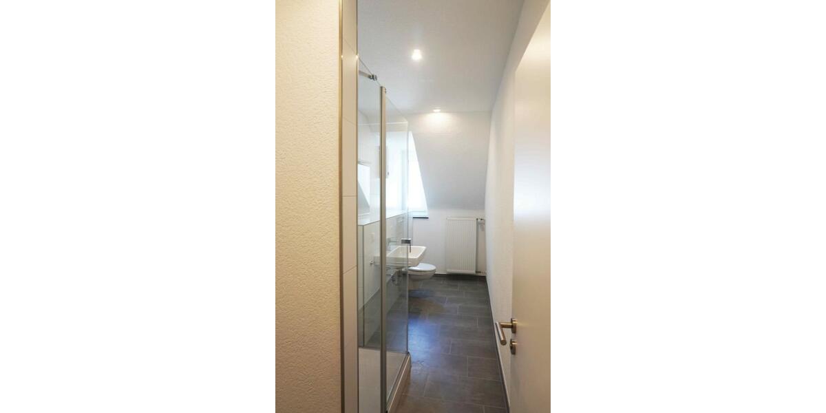 Dachgeschoßwohnung Zell (Mosel) - 4 Zimmer, 75 m&sup2;, 700&euro; | Angebot:22980753