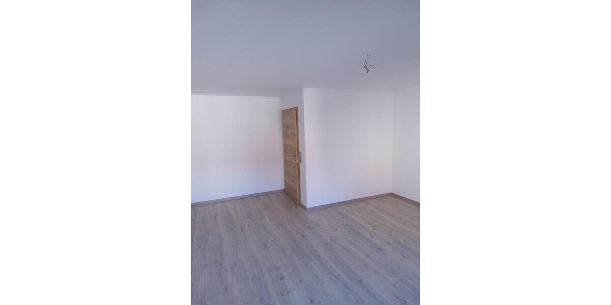 Erdgeschoßwohnung Künzell - 2 Zimmer, 90 m&sup2;, 850&euro; | Angebot:25646935