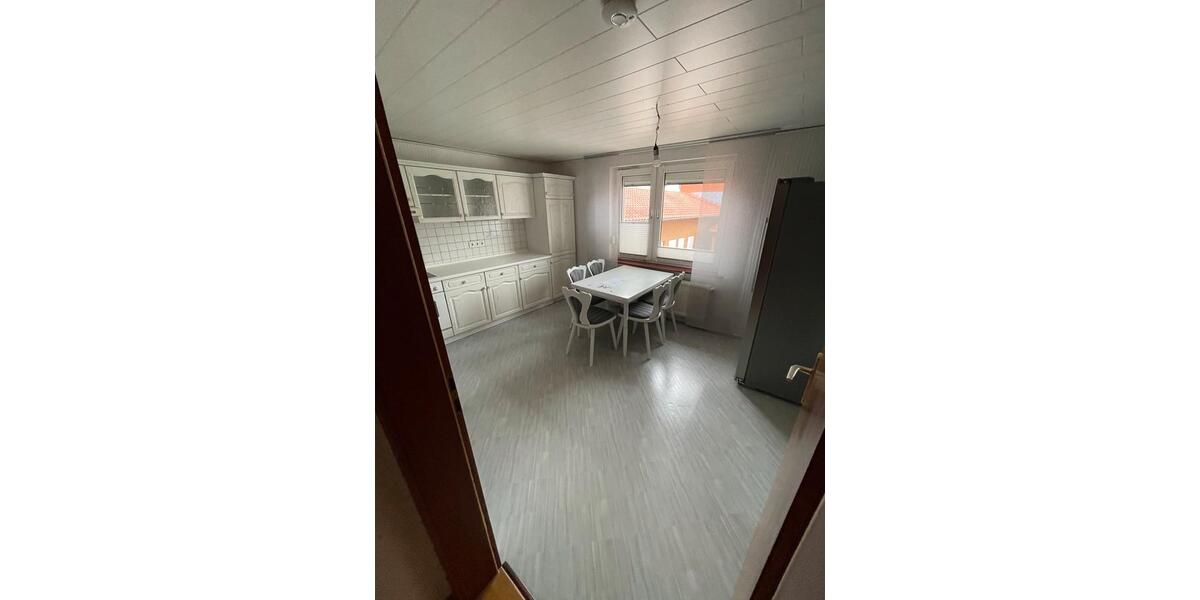 Etagenwohnung Duderstadt - 7 Zimmer, 140 m&sup2;, 1.160&euro; | Angebot:25902918