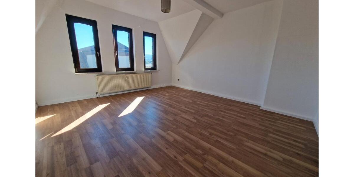 Dachgeschoßwohnung Bad Hersfeld - 5 Zimmer, 116 m&sup2;, 889&euro; | Angebot:26562895