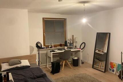 1. Zimmer 25 qm in 4er WG, Innenstadt Regensburg 4 zimmer