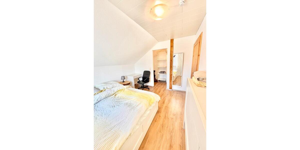 Dachgeschoßwohnung Berlin Lichtenberg - 3 Zimmer, 86 m&sup2;, 499&euro; | Angebot:26317826
