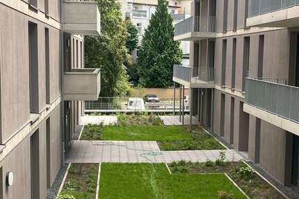 Wohnung zum Mieten in Halle (Saale) 1.106,33 € 81.95 m²