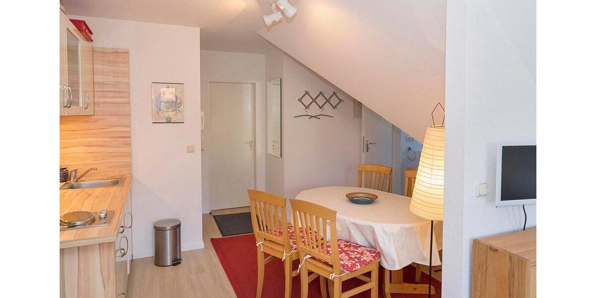 Dachgeschoßwohnung Timmendorfer Strand - 2.5 Zimmer, 40 m&sup2;, 1.200&euro; | Angebot:24703727