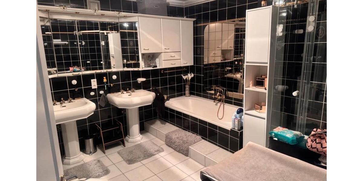Dachgeschoßwohnung Bayreuth Meyernberg - 5 Zimmer, 160 m&sup2;, 2.097&euro; | Angebot:26563231