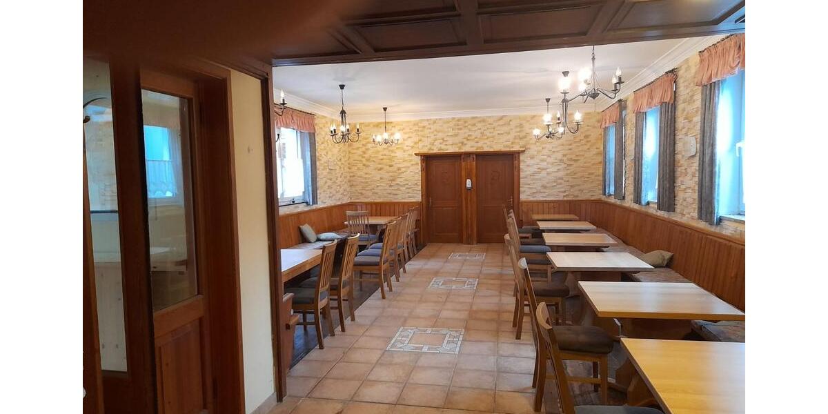 Komplett eingerichtetes Restaurant mit Wohnung und zusätzlichen Z zimmer