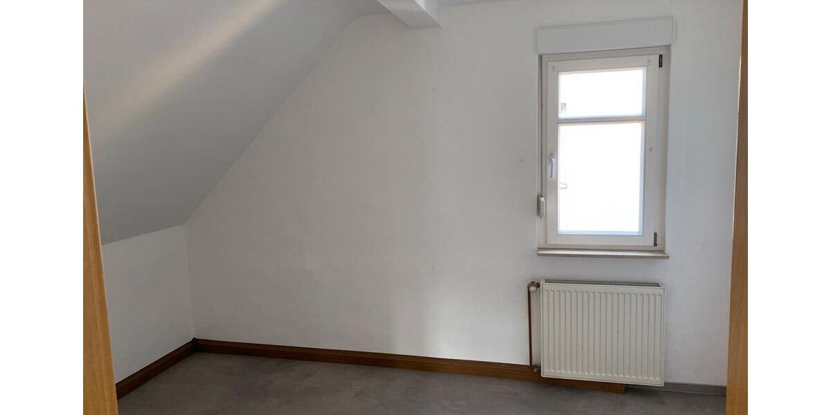 Dachgeschoßwohnung Suhl - 2.5 Zimmer, 60 m&sup2;, 516&euro; | Angebot:26059998