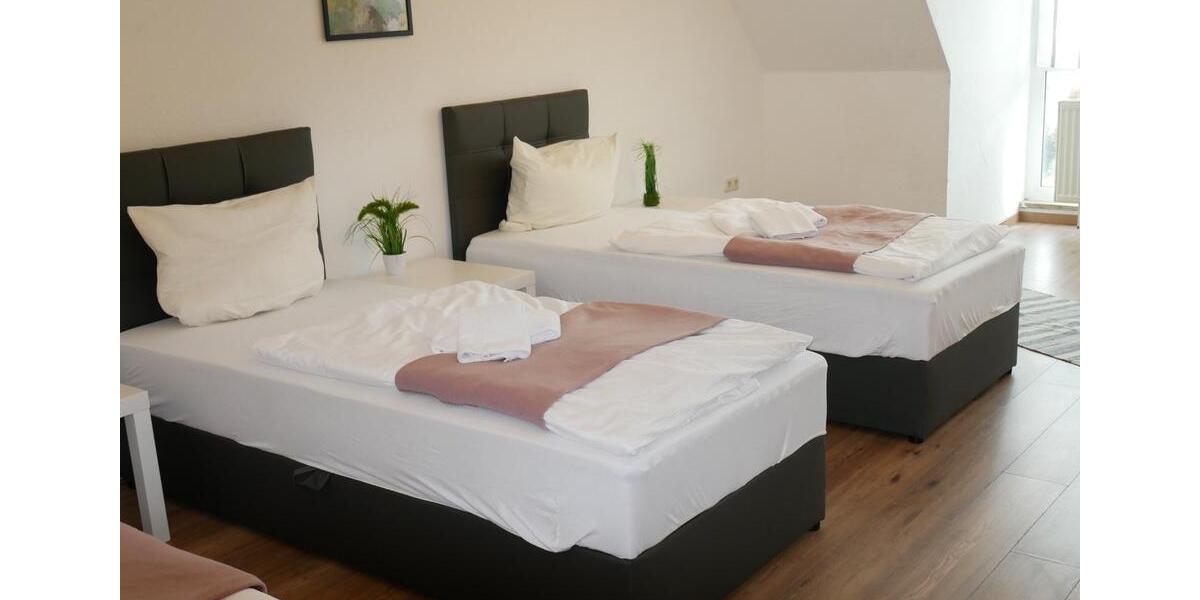 Wohnen auf Zeit Weiden in der Oberpfalz - 3 Zimmer, 100 m&sup2;, 99&euro; | Angebot:18415464