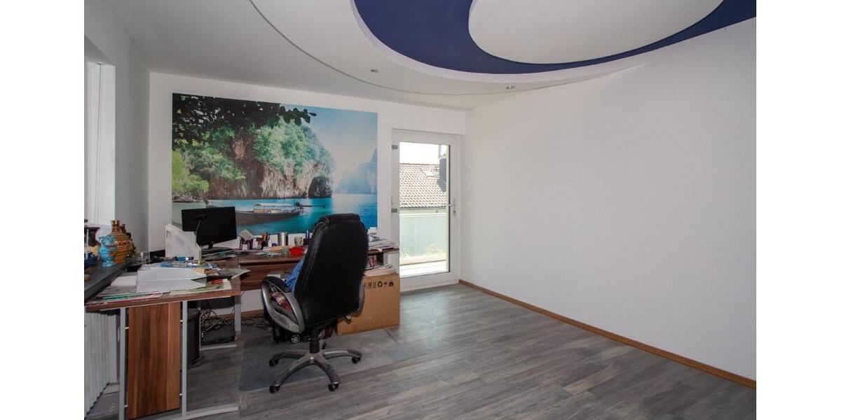 Einfamilienhaus Bad Kissingen - 7 Zimmer, 350 m&sup2;, 2.100&euro; | Angebot:24990718