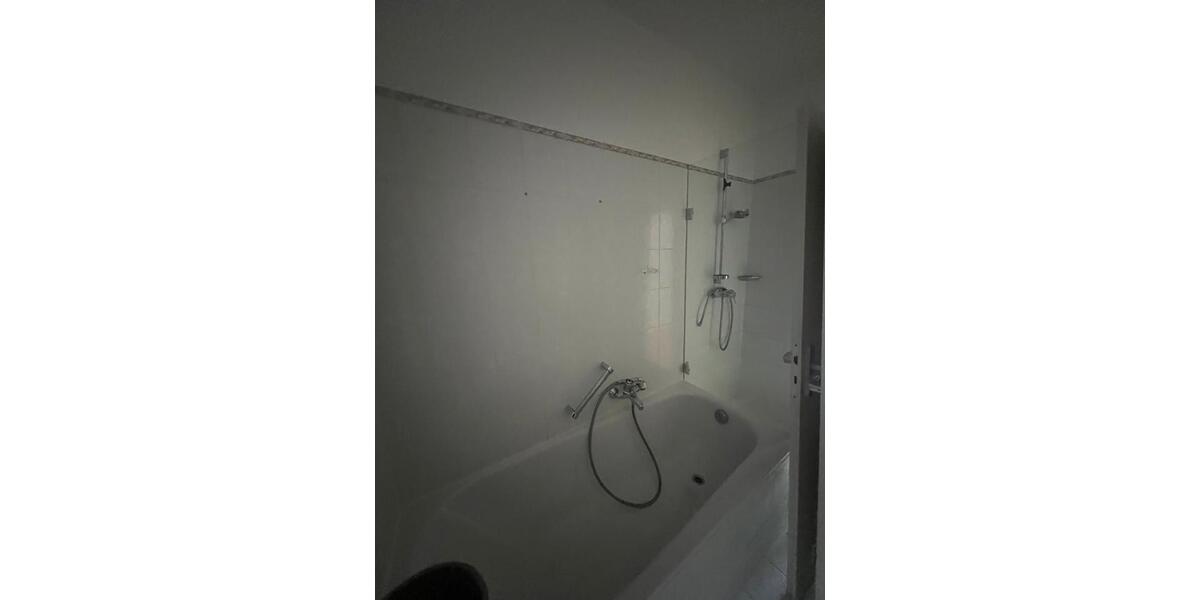 Dachgeschoßwohnung Baden-Baden Baden - 2.5 Zimmer, 70 m&sup2;, 1.300&euro; | Angebot:25760610