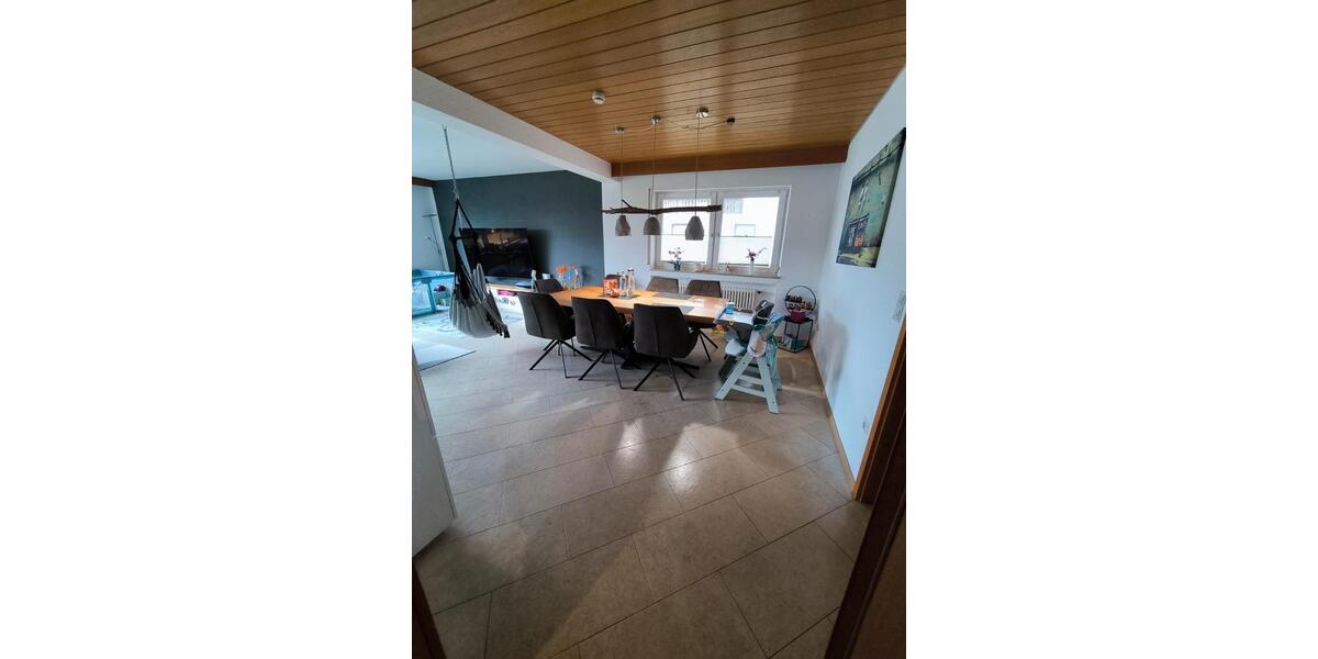 Erdgeschoßwohnung Lonsee - 5 Zimmer, 144 m&sup2;, 1.350&euro; | Angebot:25963141