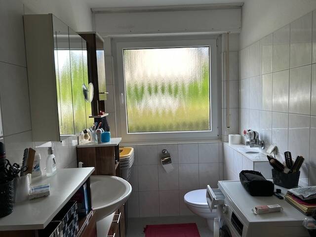Renovierte DreiZimmerwohnung im Erdgeschoss - Stellplatz - Balkon