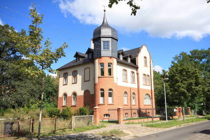 Bildschöne 2,5 Zimmer-Dachgeschoßwohnung von 1906 mit Loggia in Spitzenwohnlage von Finkenkrug