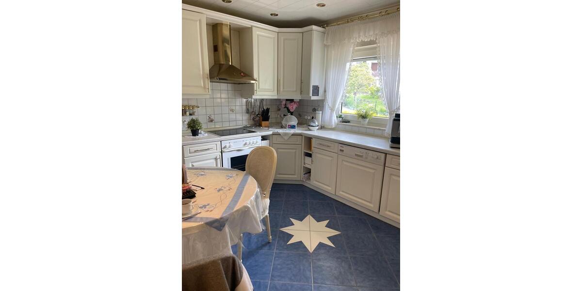 Erdgeschoßwohnung Guxhagen - 4 Zimmer, 140 m&sup2;, 1.400&euro; | Angebot:26603105