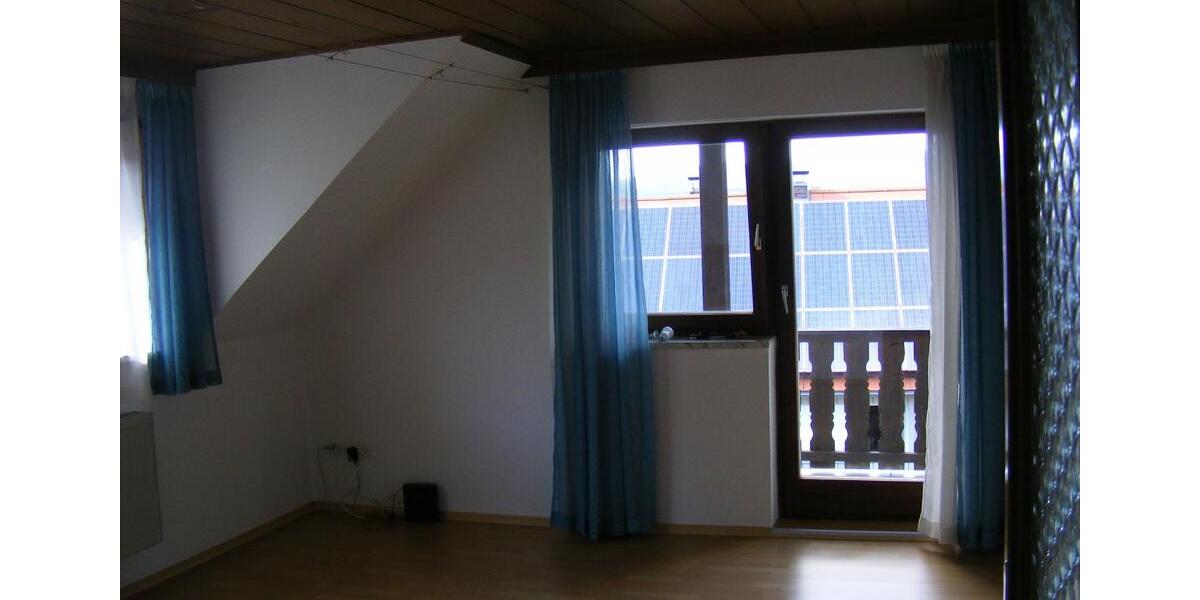Dachgeschoßwohnung Hengersberg - 2 Zimmer, 620&euro; | Angebot:23570466