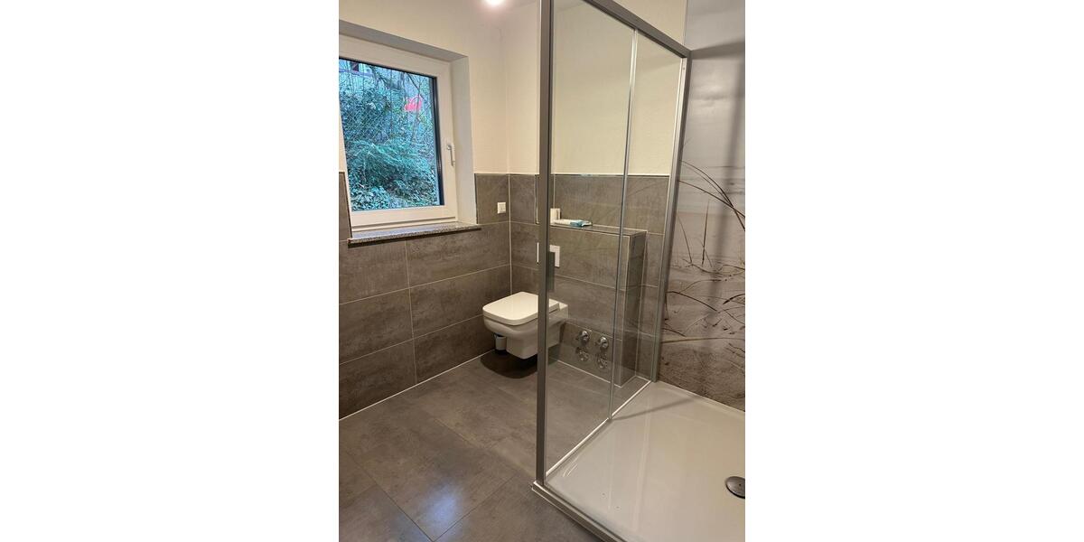 Großzügige 5-Zimmer Wohnung mit eigener Terrasse und Garten 5 zimmer