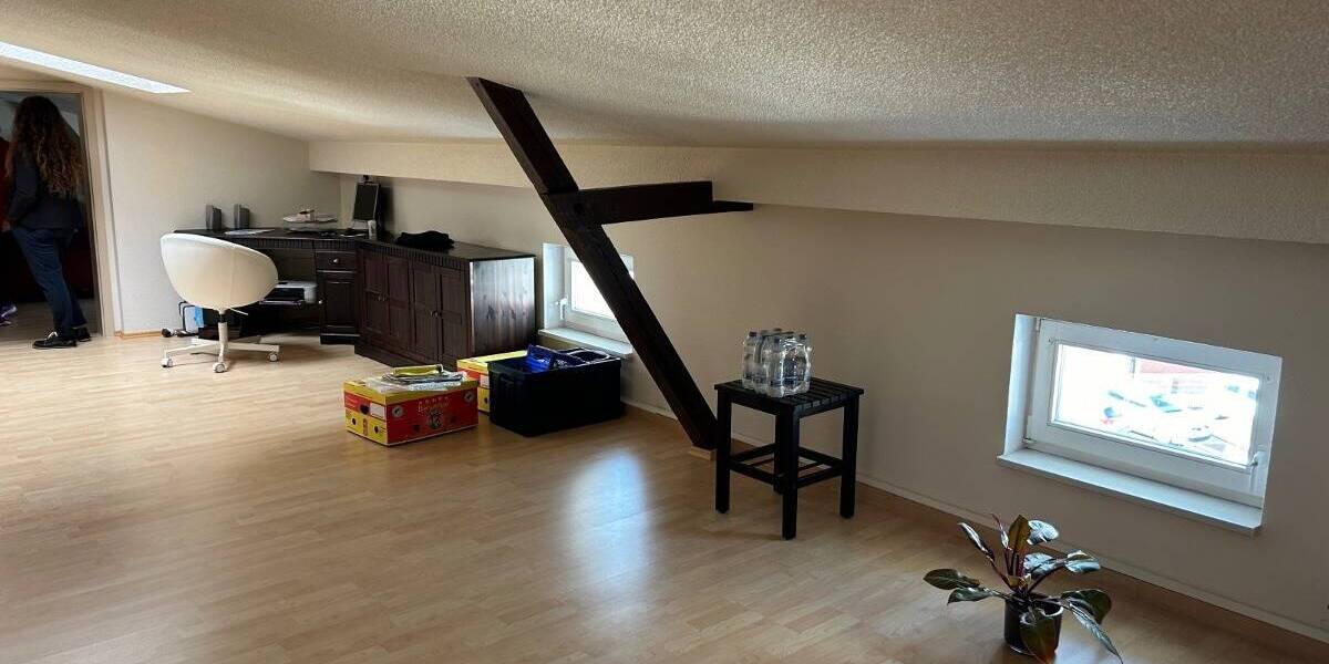 Etagenwohnung Demmin - 4 Zimmer, 116 m&sup2;, 464&euro; | Angebot:25670303