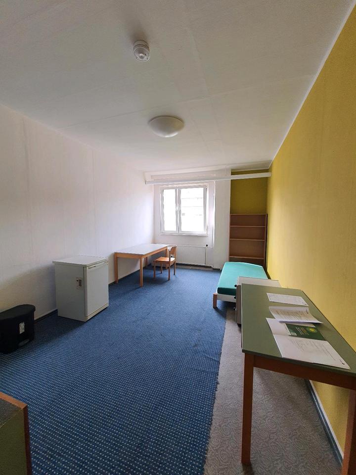 Großes, helles Zimmer im Studentenwohnheim – frei ab sofort bis 2
