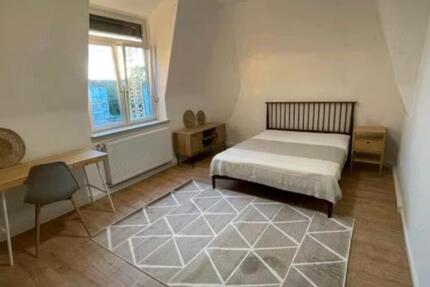 Schönes möbliertes Zimmer (Ideal für Deloitte!) zimmer