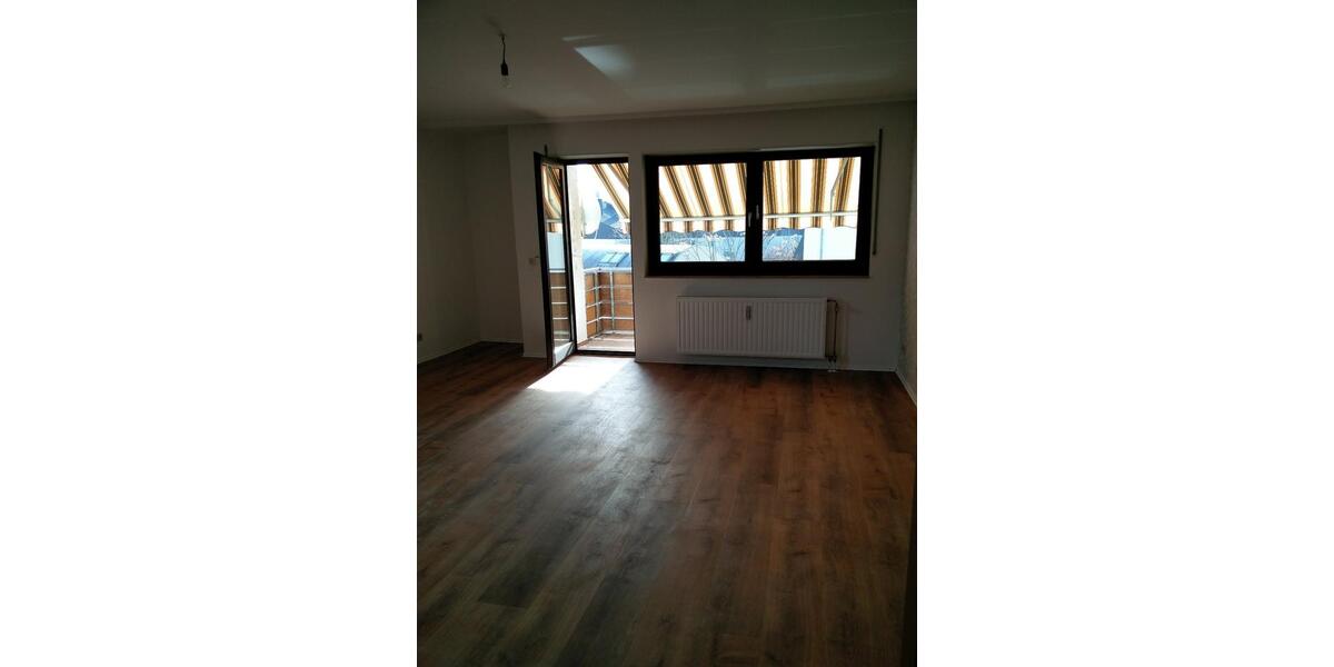 Etagenwohnung Offenbach am Main Hafen - 3 Zimmer, 84 m&sup2;, 880&euro; | Angebot:26700029