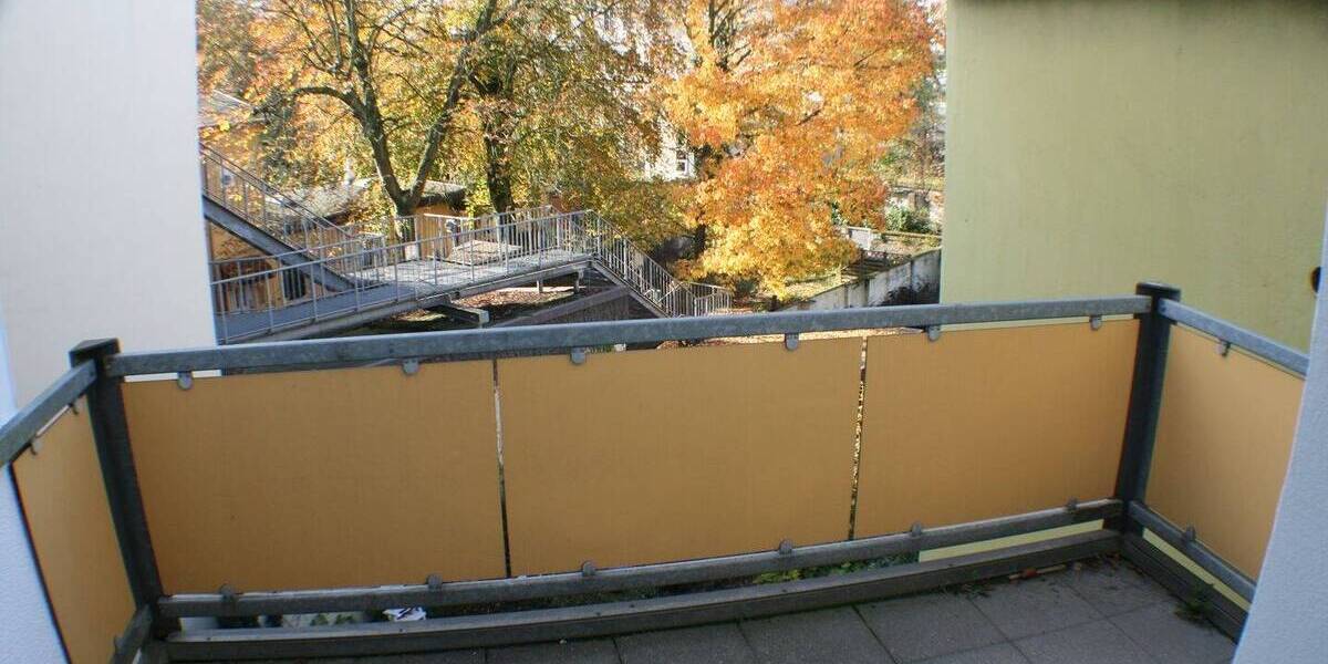 DU , Dellpl.25, 2.OG, 85 m², 2 Zi, Flur, Küche, Bad,Balkon,zusätzl.ein App. 1 Zi.,Flur,WC,1 gr.Einbauschrank 3 zimmer