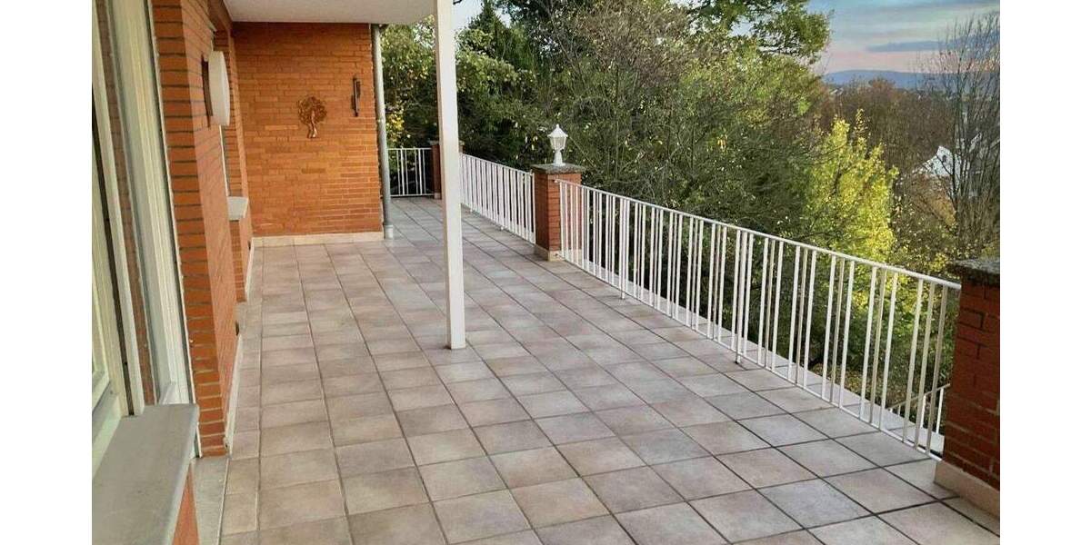 Etagenwohnung Alfeld - 3 Zimmer, 122 m&sup2;, 775&euro; | Angebot:25654261