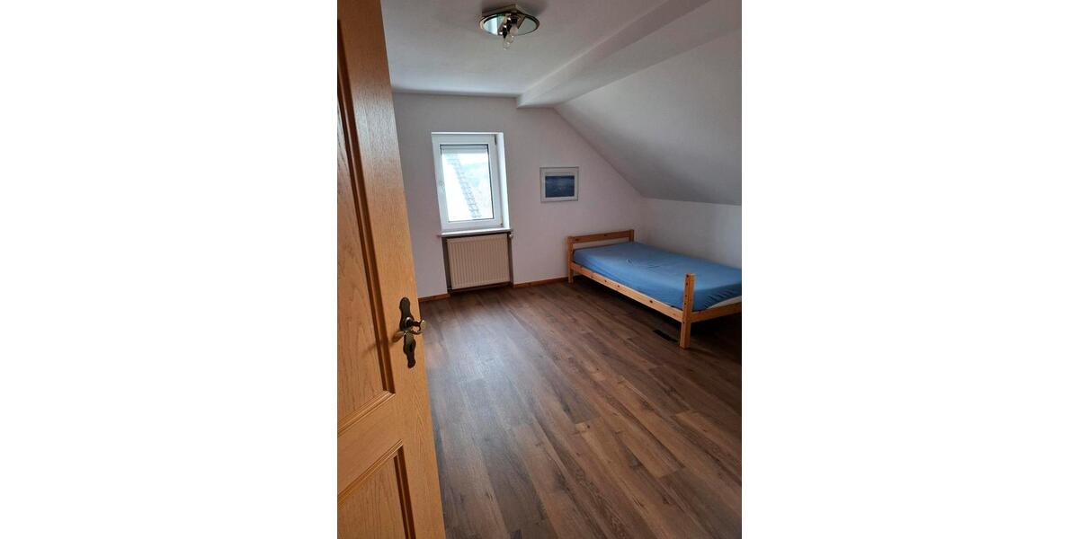 Wohnen auf Zeit Bayreuth Meyernberg - 5.5 Zimmer, 170 m&sup2;, 320&euro; | Angebot:24746568