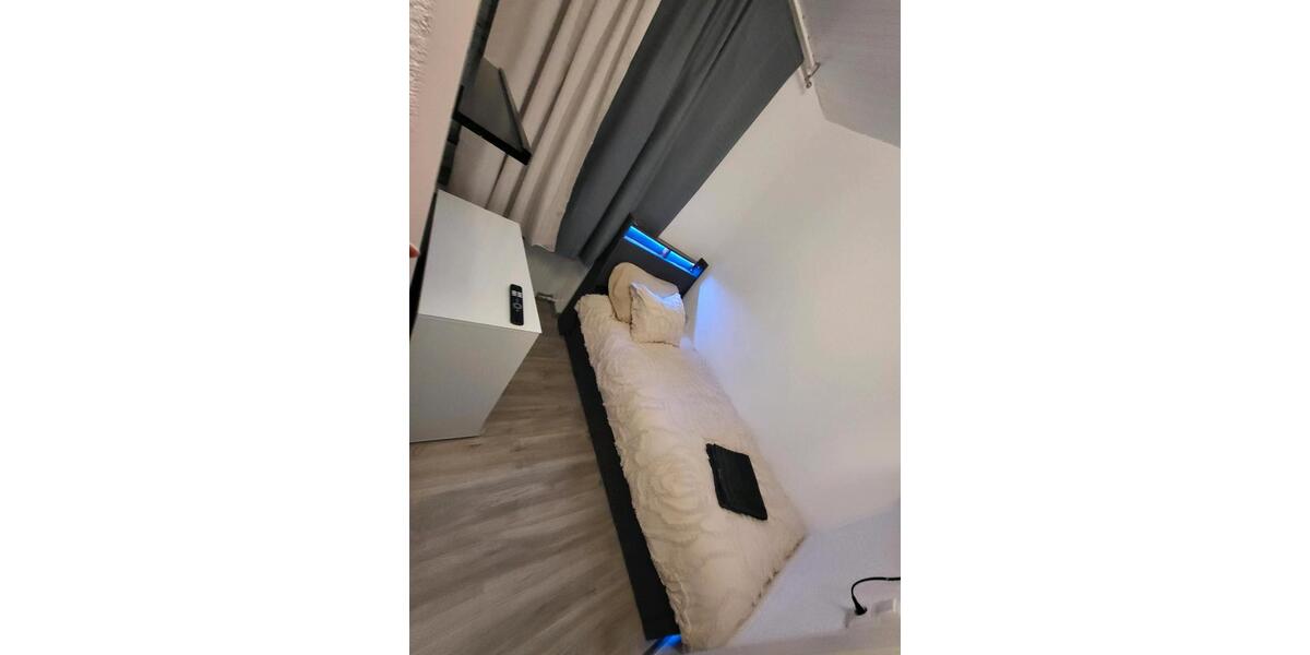 Wohnen auf Zeit Bedburg - 5 Zimmer, 380 m&sup2;, 20&euro; | Angebot:24749155