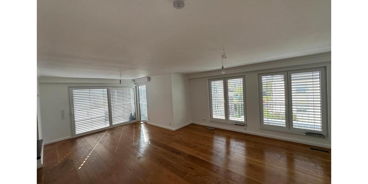 Einfamilienhaus Detmold - 3 Zimmer, 142 m&sup2;, 1.470&euro; | Angebot:26223551