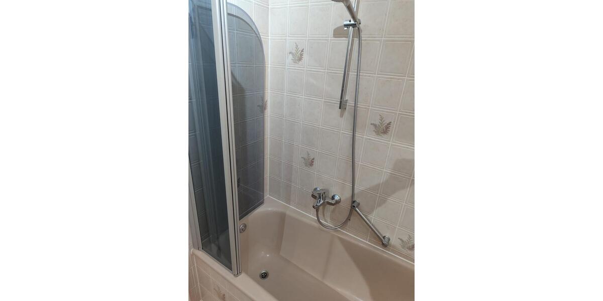 Etagenwohnung Waldmohr - 5 Zimmer, 143 m&sup2;, 1.390&euro; | Angebot:25539903