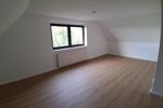 Dachgeschoßwohnung Halle - 2 Zimmer, 60 m&sup2;, 600&euro; | Angebot:24082894
