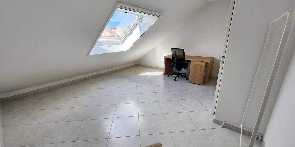 Mehrfamilienhaus, Wohnhaus Bad Vilbel Dortelweil - 5 Zimmer, 136 m&sup2;, 2.800&euro; | Angebot:25744536