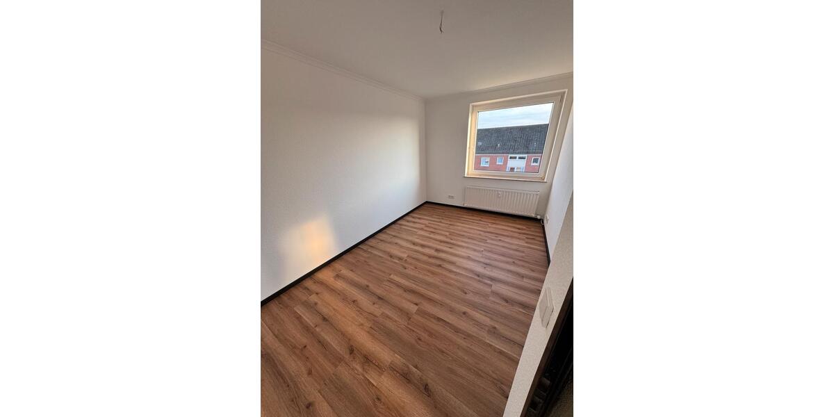 Etagenwohnung Nordenham - 4 Zimmer, 91 m&sup2;, 890&euro; | Angebot:25837175