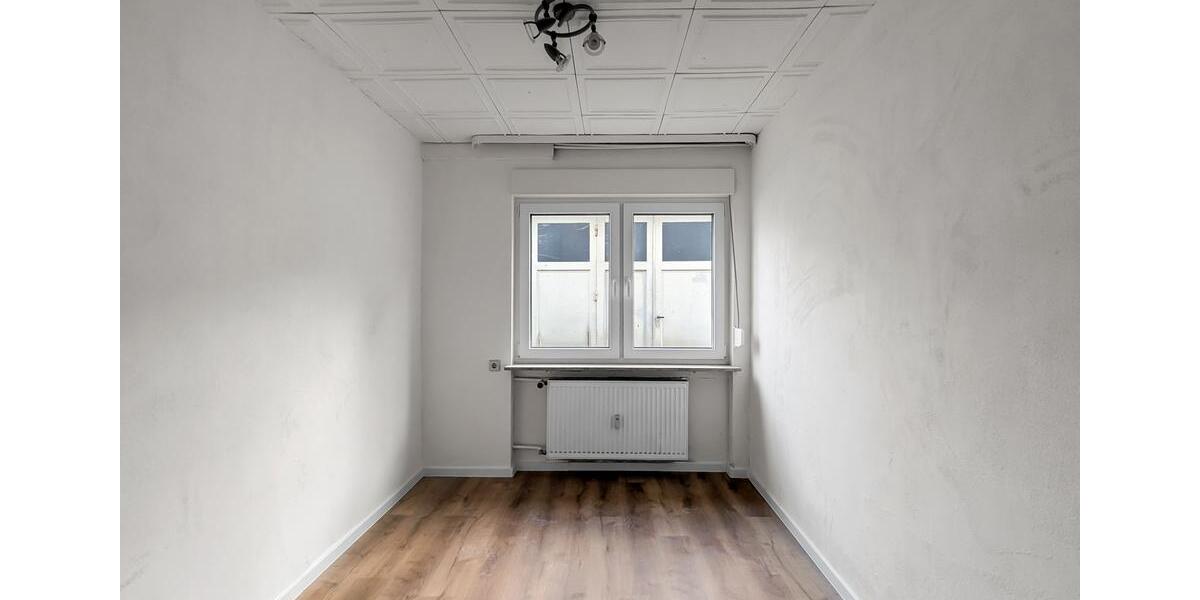 Erstbezug nach Sanierung – Großzügige Erdgeschosswohnung mit 6 Zimmern & Garage 6 zimmer