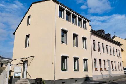 LAHNSTEIN-OBERLAHNSTEIN, Burgstr. 61, DG 2 ZKB mit EBK 2 zimmer
