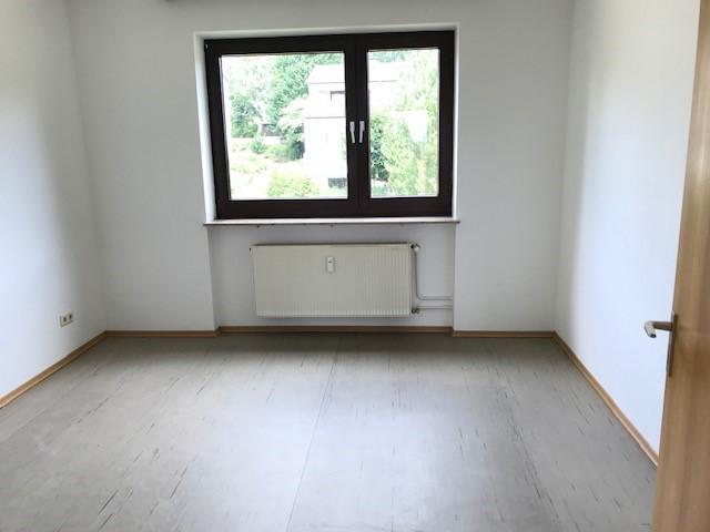 Ruhige 2-Zimmer-Wohnung mit Balkon -WBS erforderlich! zimmer