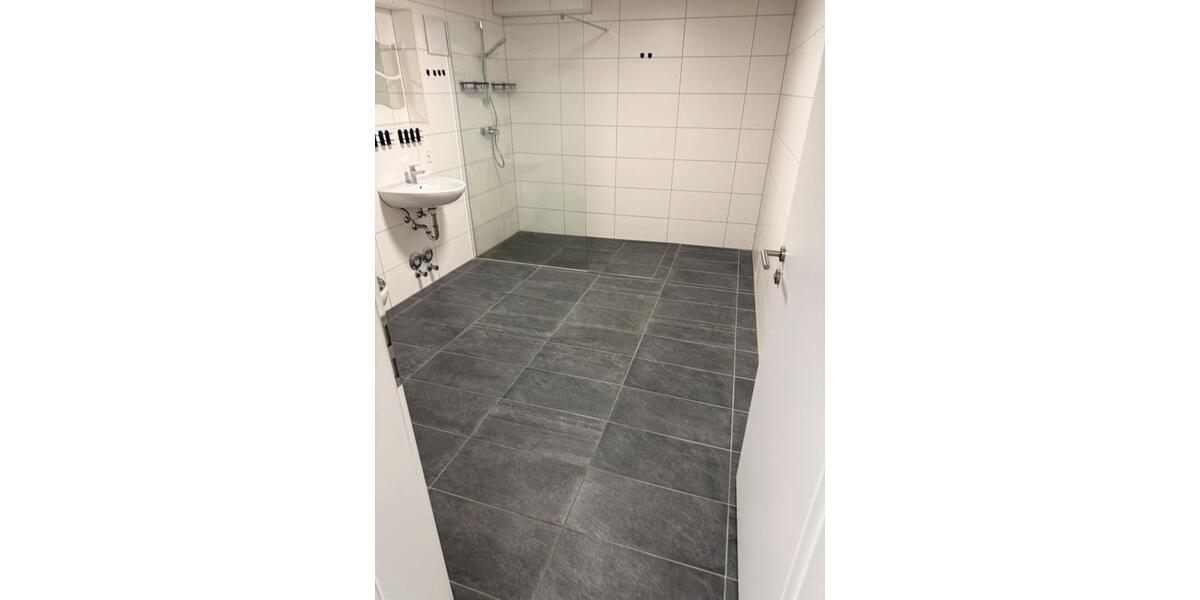 Erdgeschoßwohnung Villingen-Schwenningen Schwenningen - 4 Zimmer, 128 m&sup2;, 1.500&euro; | Angebot:26006377