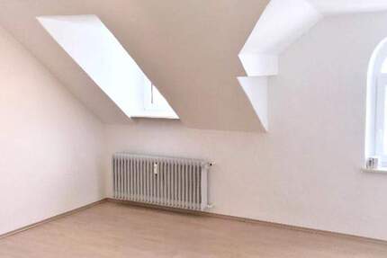 Trier-Kürenz* helle 2 ZKB Dachgeschosswohnung mit Garten in zentraler Lage! 2 zimmer