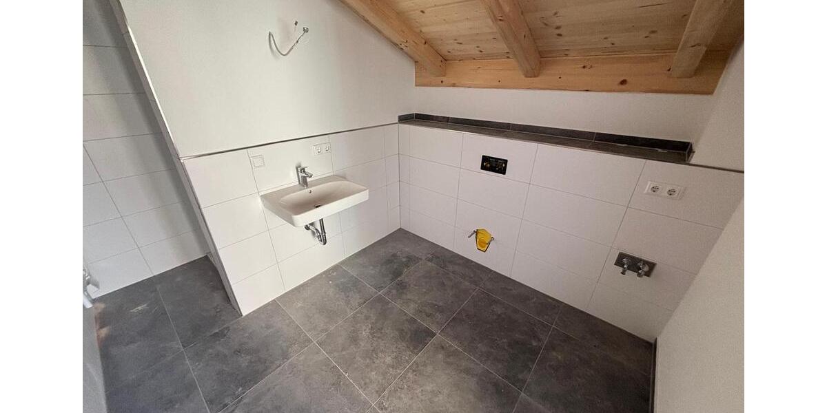 Dachgeschoßwohnung Feichten an der Alz - 4 Zimmer, 106 m&sup2;, 1.387&euro; | Angebot:24215253