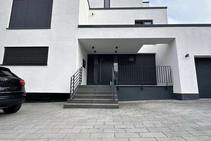 Wohnung Frechen-Buschbell Buschbell - 4 Zimmer, 134 m&sup2;, 1.950&euro; | Angebot:25263100