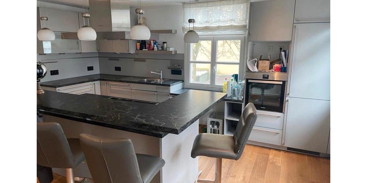 Modernisierte 4-Zimmerwohnung mit hochwertiger Einbauküche 4 zimmer