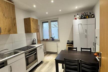 Ab 1.1.2026 Gemütliche 3-Zimmer Wohnung direkt in Heli- 3 zimmer