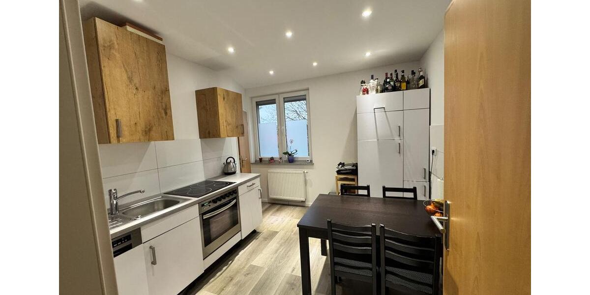 Ab 1.1.2026 Gemütliche 3-Zimmer Wohnung direkt in Heli- 3 zimmer