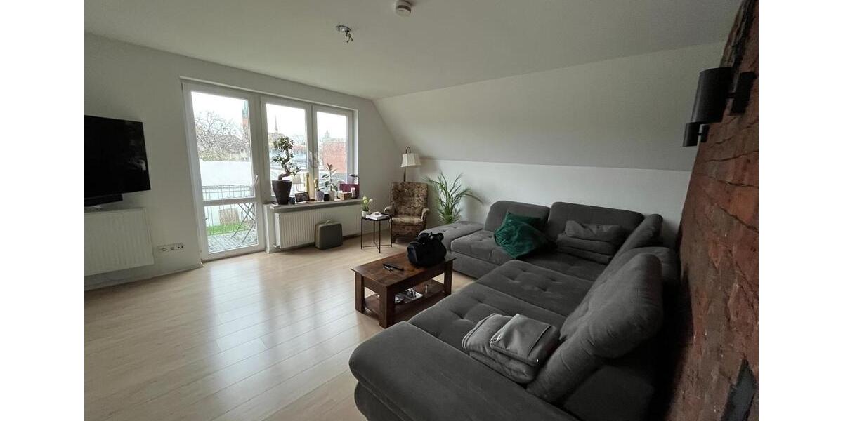 Dachgeschoßwohnung Oldenburg Eversten - 3.5 Zimmer, 82 m&sup2;, 1.500&euro; | Angebot:25633541