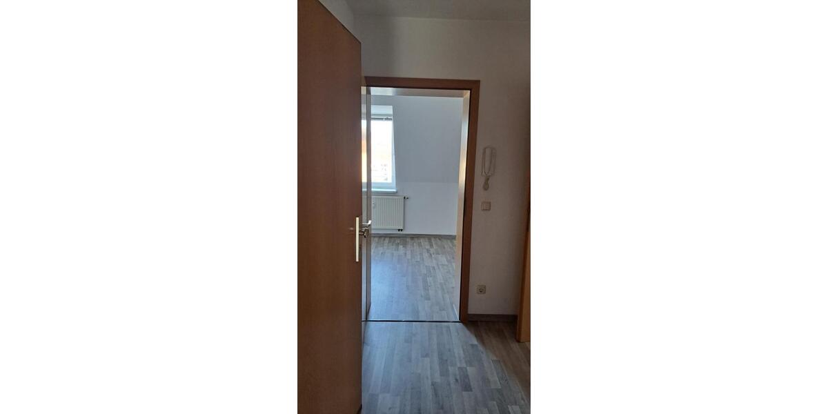 Dachgeschoßwohnung Crimmitschau - 2 Zimmer, 38 m&sup2;, 250&euro; | Angebot:24660881