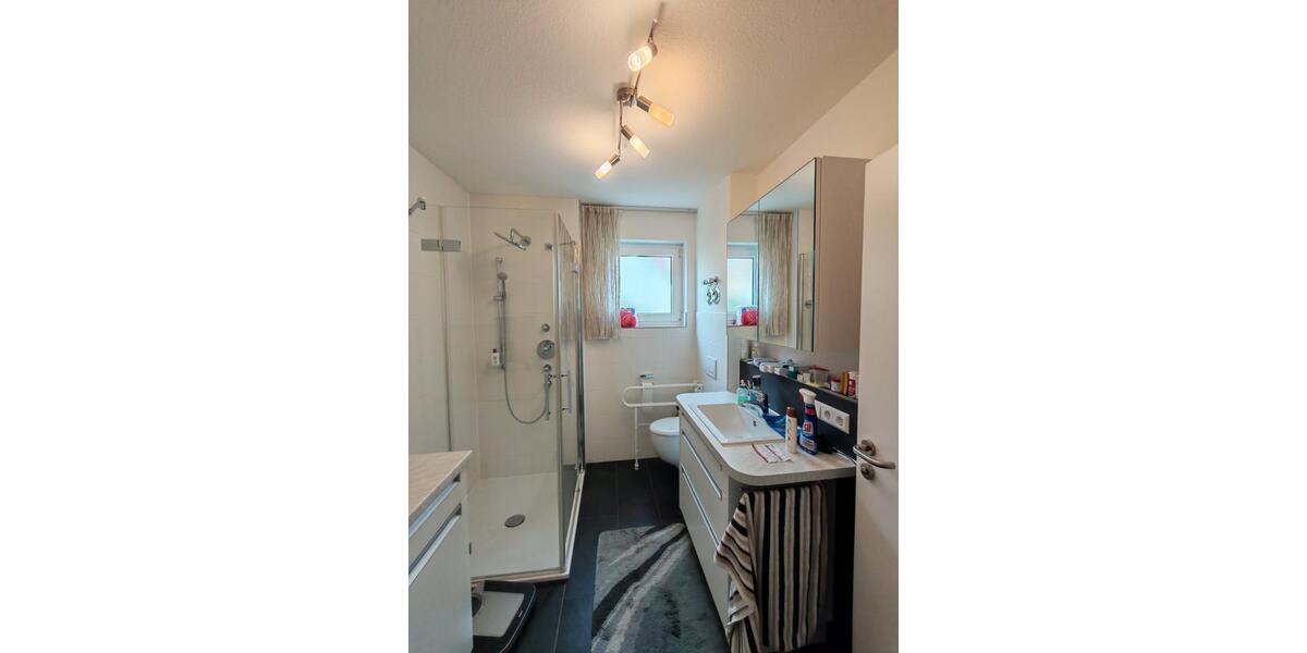 Etagenwohnung Esslingen am Neckar Hegensberg - 4 Zimmer, 90 m&sup2;, 1.200&euro; | Angebot:25959556