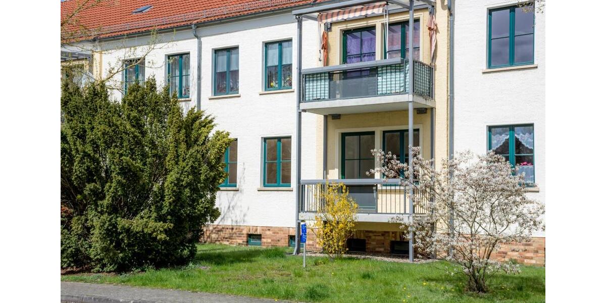 Helle 3 ZKB im EG mit Südwest-Balkon in 4-Familienhaus 3 zimmer